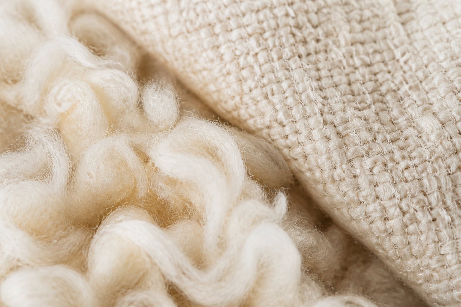 Quelles matières privilégier pour une isolation optimale ? 🧶